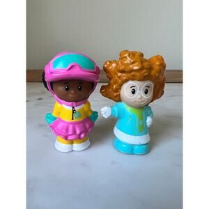 Fisher-Price Little People Sophie and Tessa Winter-Themed Figures Toy